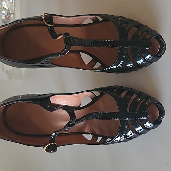 GIUSEPPE ZANOTTI T-Strap Sandals - Picture 9 of 11